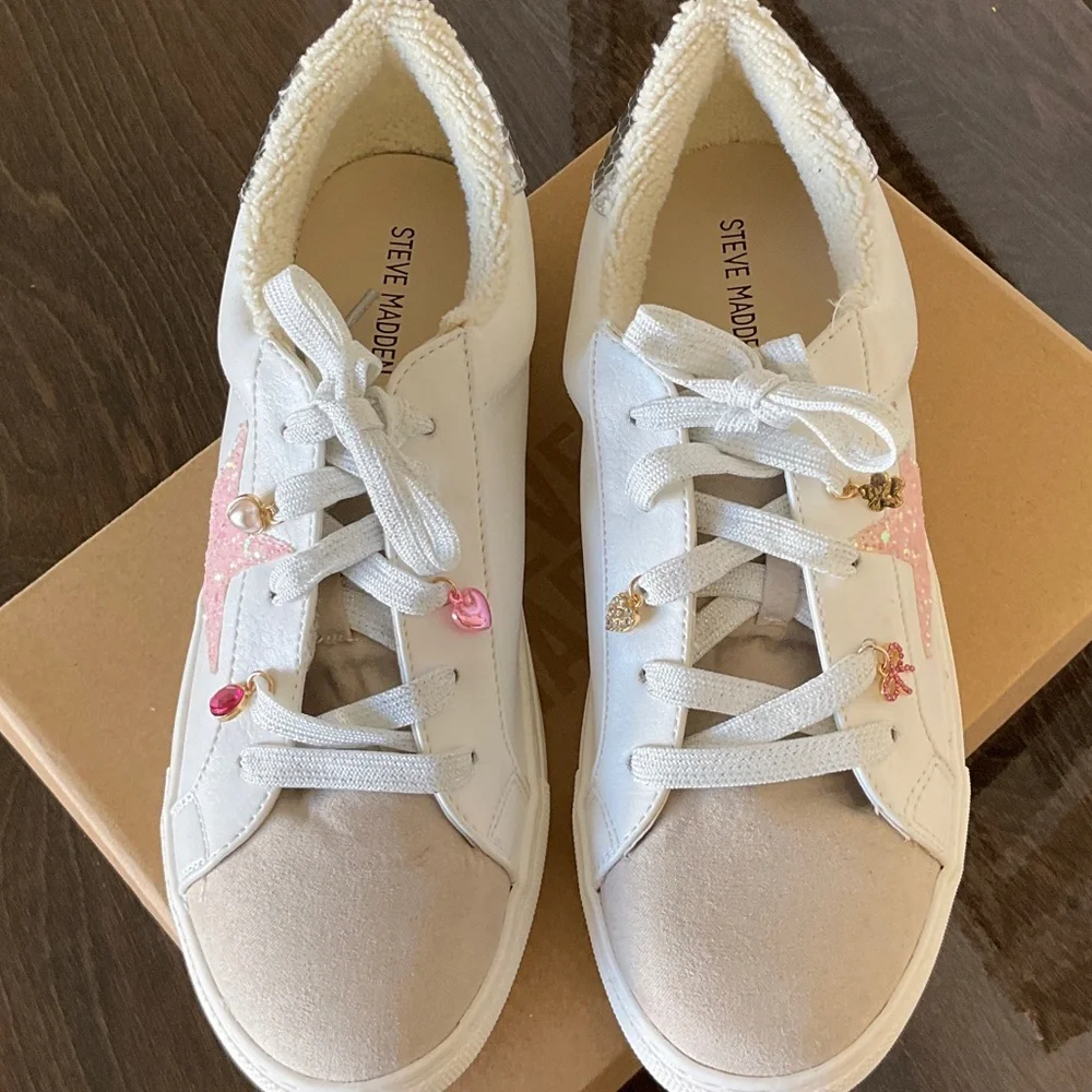 Steve Madden Kids' White and Pink Star Sneakers - Picture 7 of 9